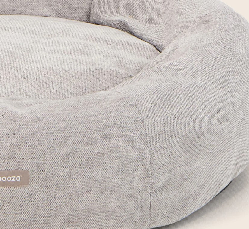 SNOOZA PANELLED CUDDLER DOG BED PEBBLE M